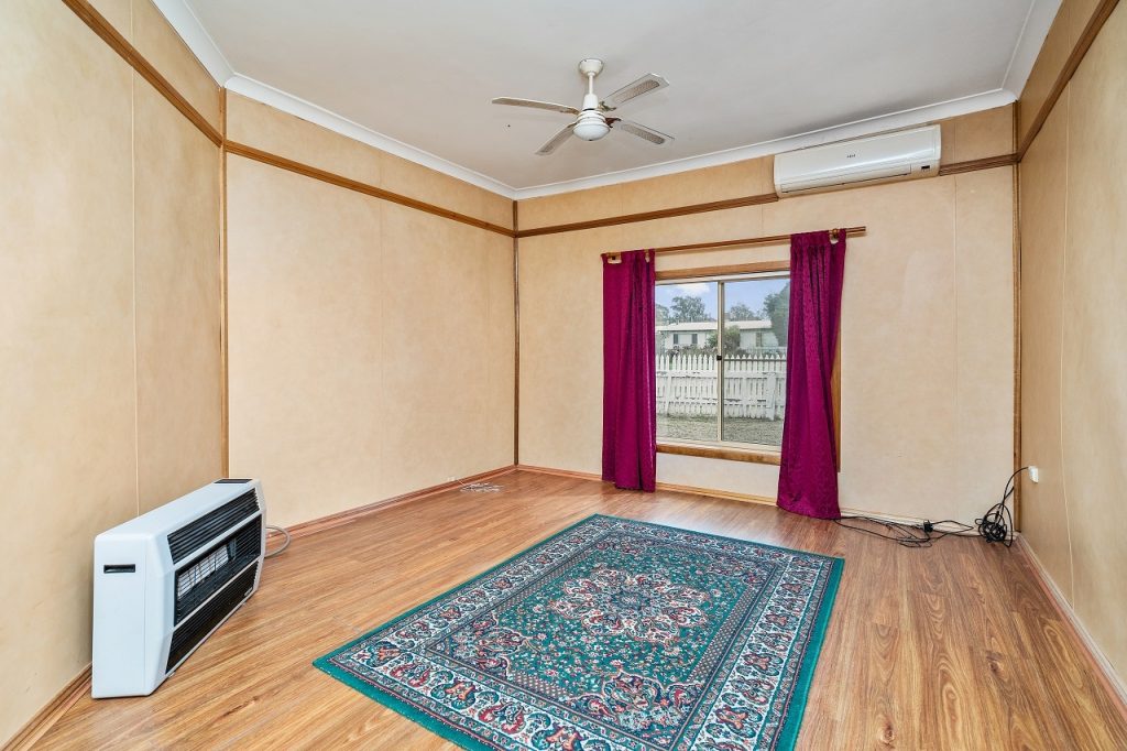 24 Argus Street, Narrandera NSW 2700 - photo 2