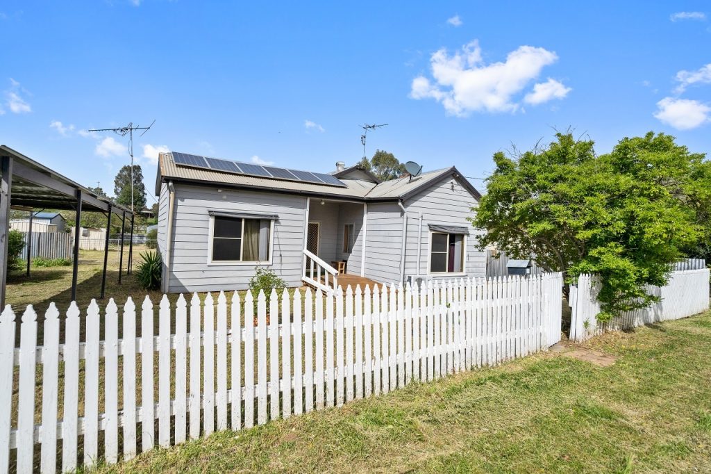 24 Argus Street, Narrandera NSW 2700 - McGrath Riverina