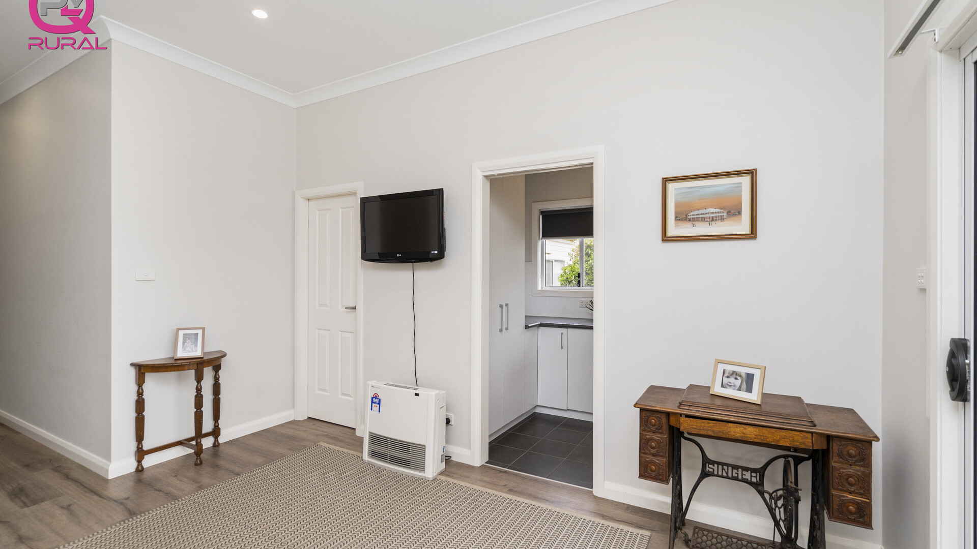 125 Kitchener Road, Temora NSW 2666 - photo 12