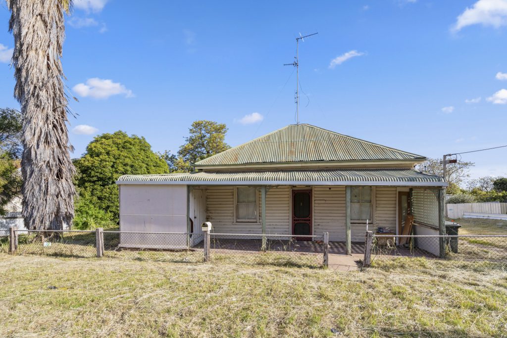 104 Whitton Street, Narrandera NSW 2700 - photo 3