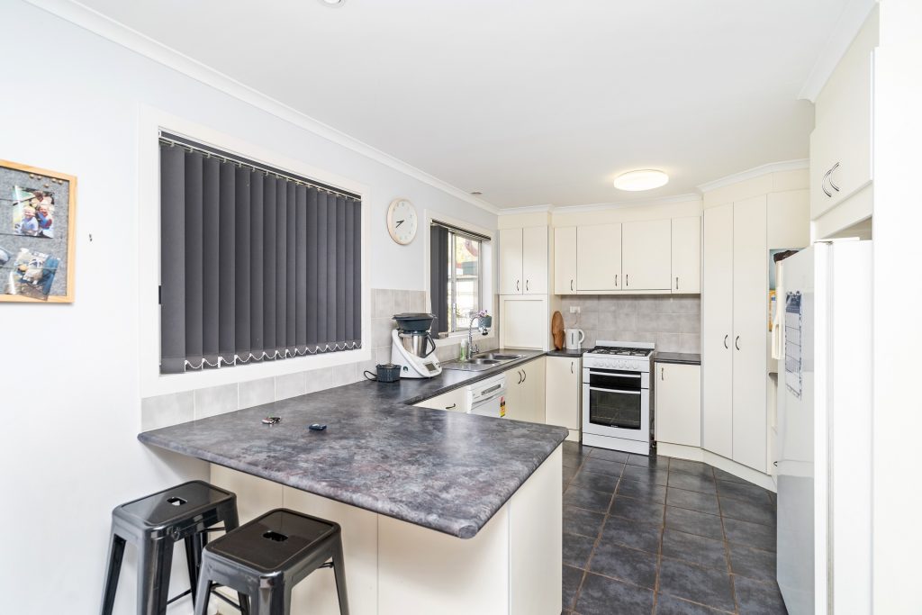 16 Whitton Street, Narrandera NSW 2700 - photo 3