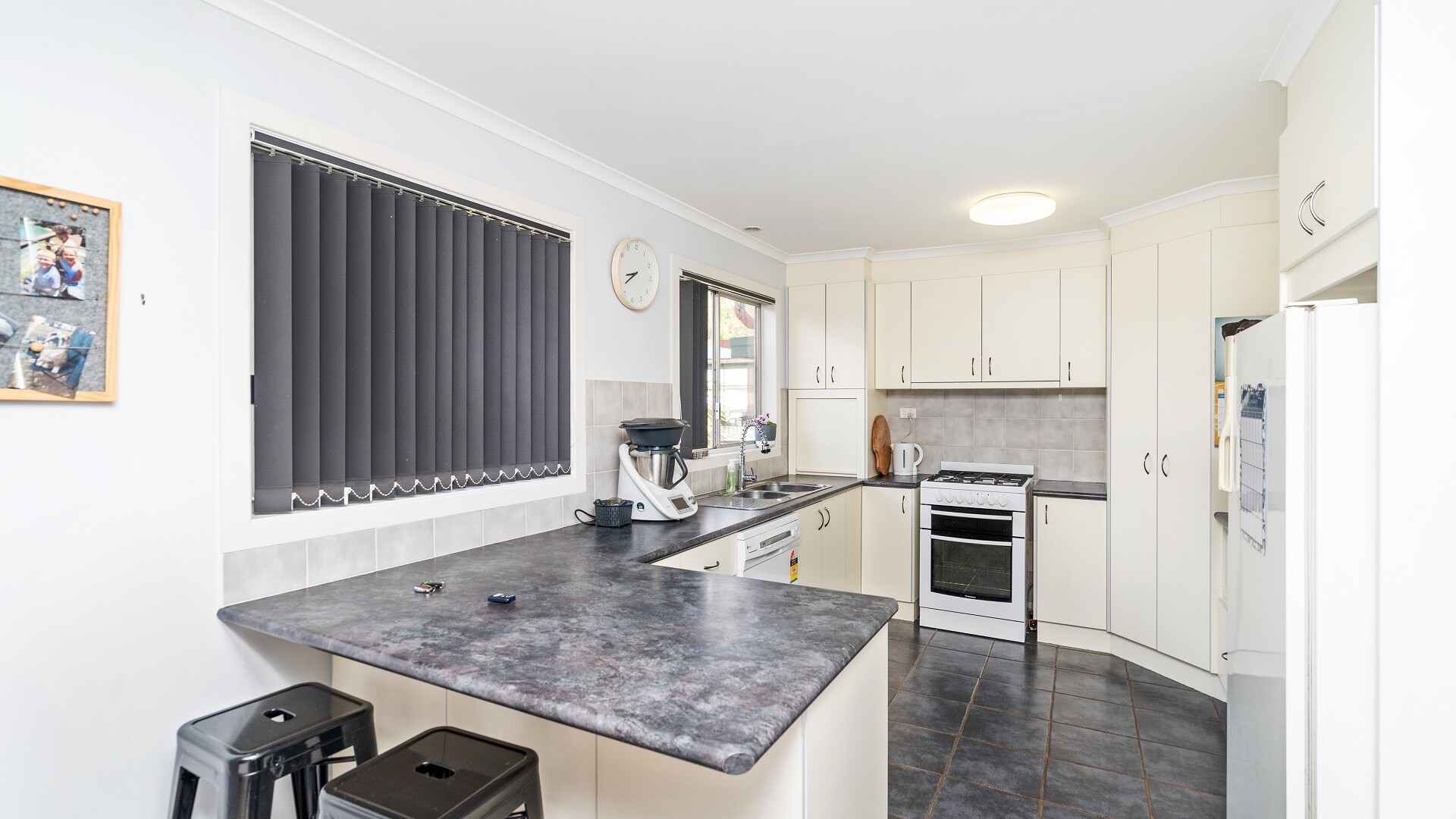 16 Whitton Street, Narrandera NSW 2700 - photo 3