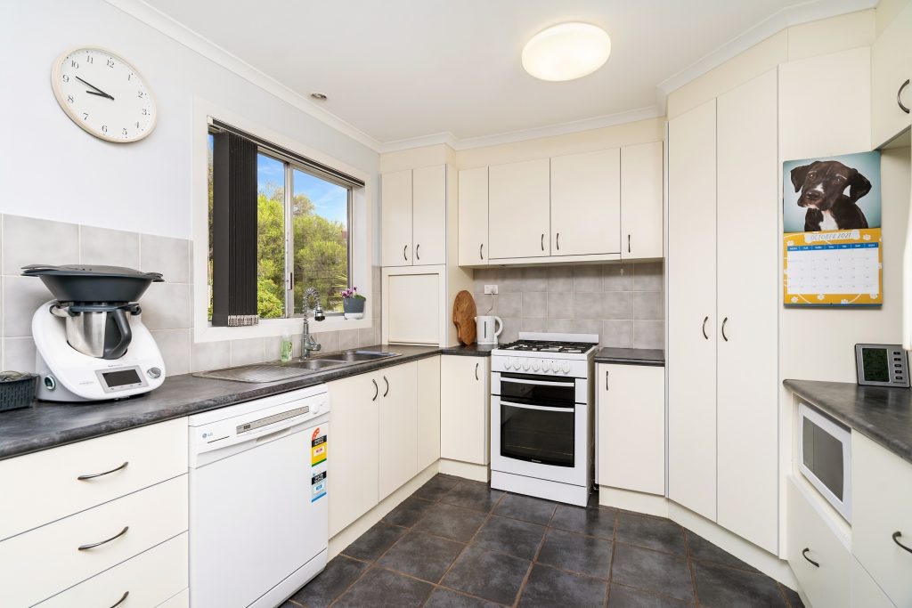 16 Whitton Street, Narrandera NSW 2700 - photo 4
