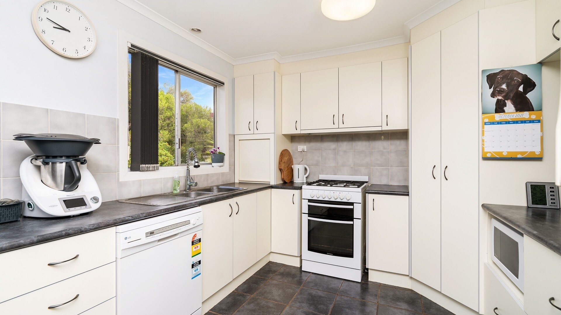 16 Whitton Street, Narrandera NSW 2700 - photo 4