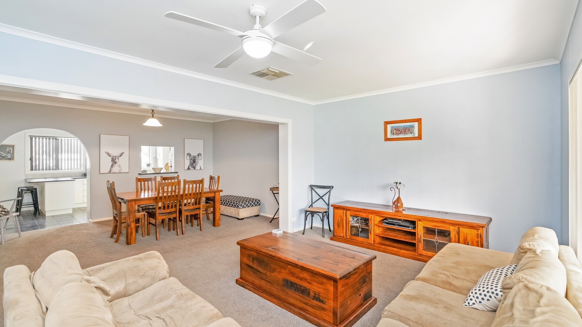 16 Whitton Street, Narrandera NSW 2700 - photo 7