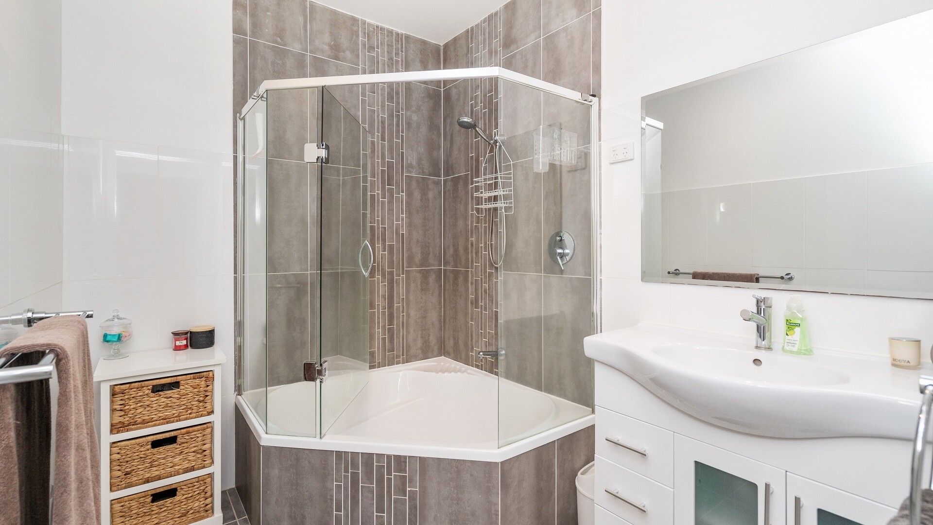 16 Whitton Street, Narrandera NSW 2700 - photo 8