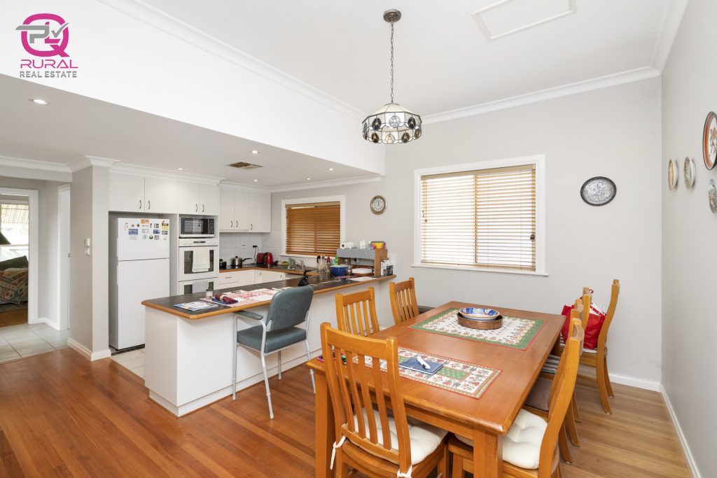 73 Twynam Street, Narrandera NSW 2700 - photo 4