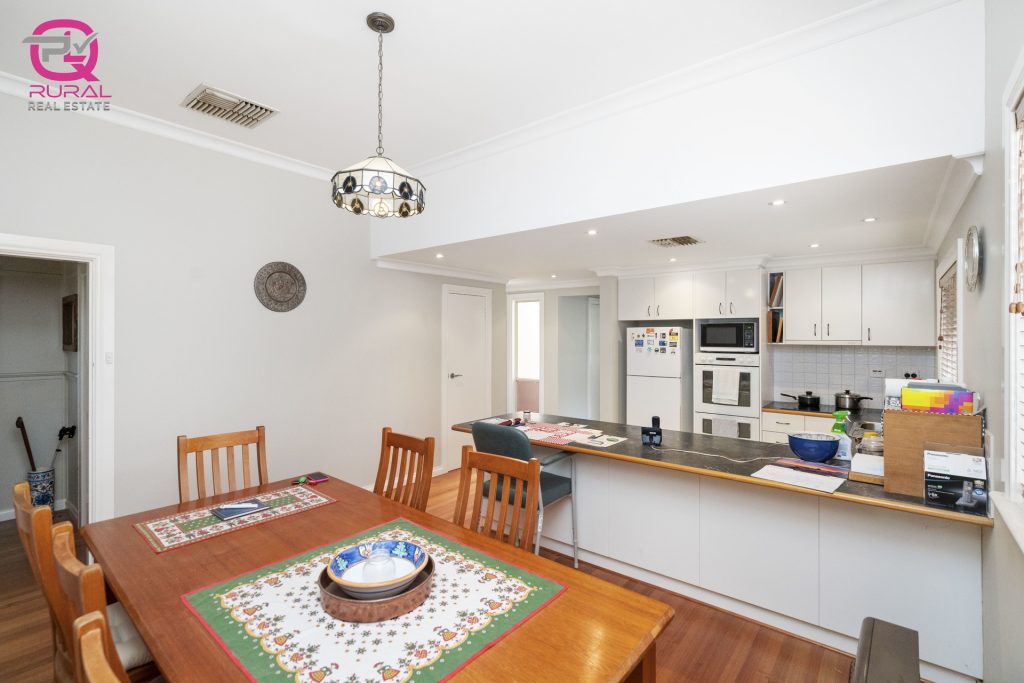 73 Twynam Street, Narrandera NSW 2700 - photo 5
