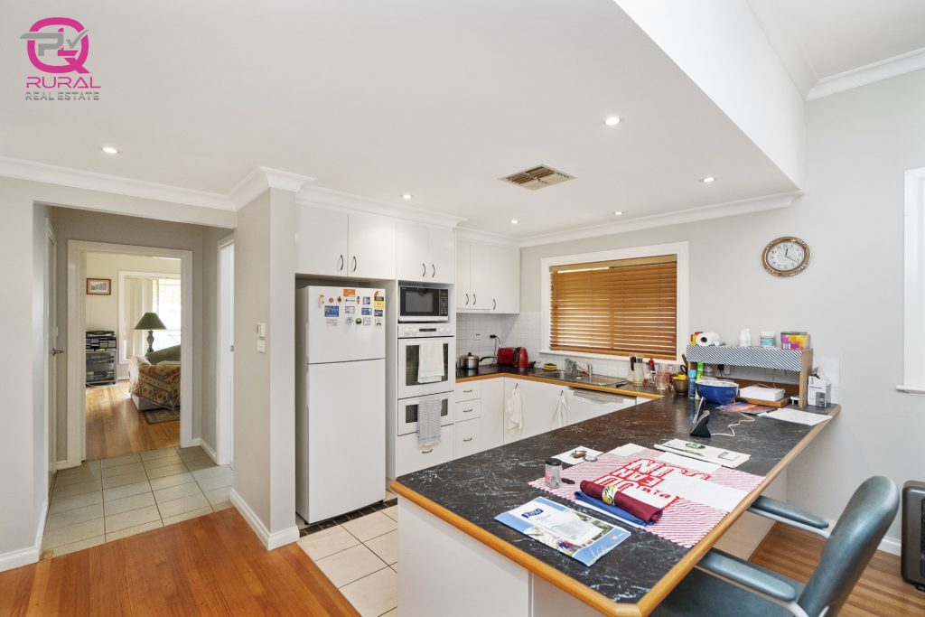 73 Twynam Street, Narrandera NSW 2700 - photo 6