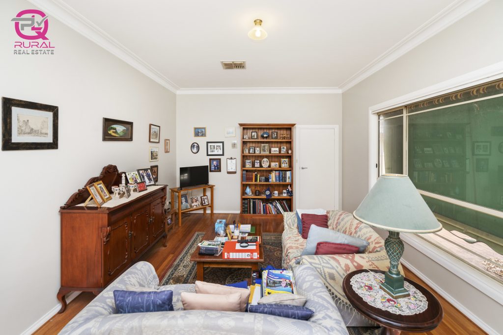 73 Twynam Street, Narrandera NSW 2700 - photo 8