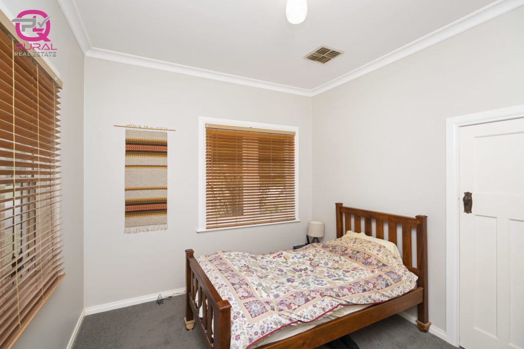73 Twynam Street, Narrandera NSW 2700 - photo 10
