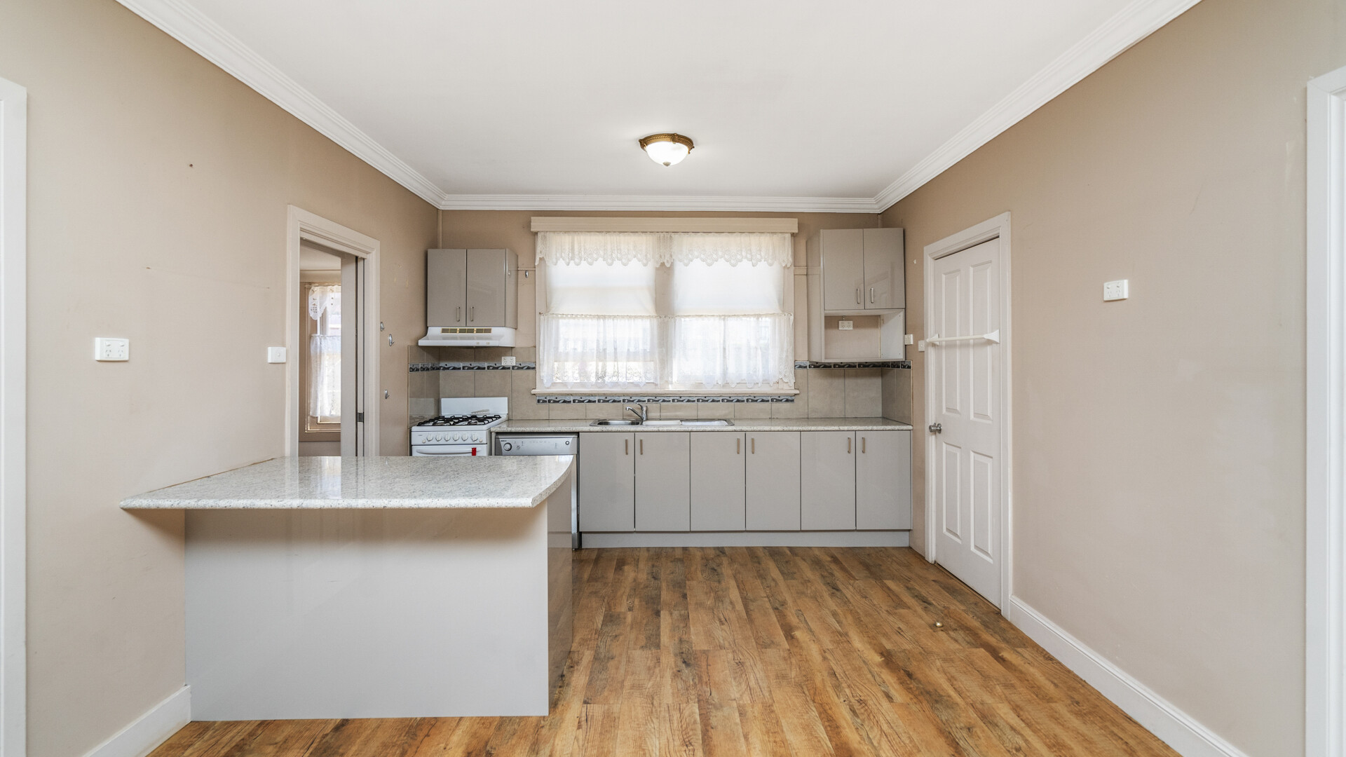 45 Ferrier Street, Narrandera NSW 2700 - photo 4