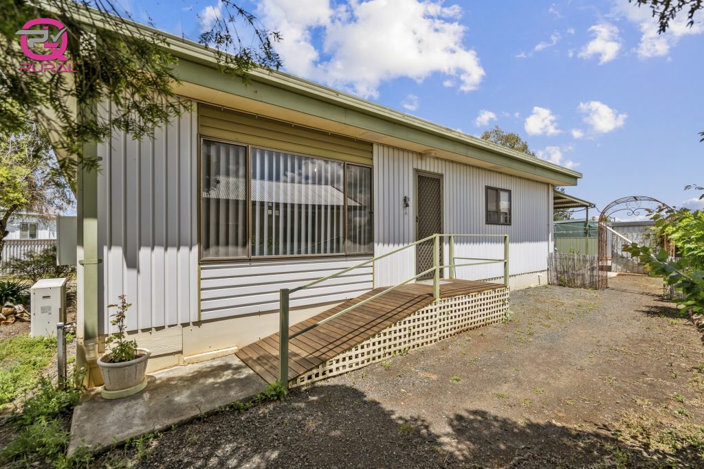 168 Vesper Street, Temora NSW 2666 - photo 3