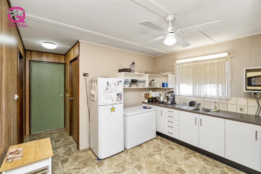 168 Vesper Street, Temora NSW 2666 - photo 8