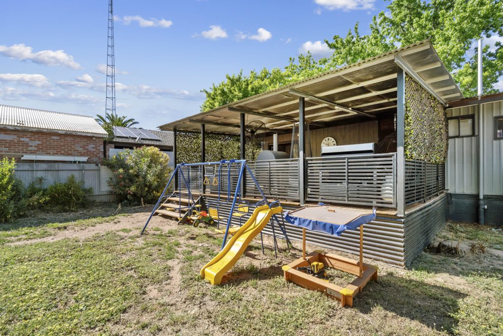 25 Larmer Street, Narrandera NSW 2700 - photo 11