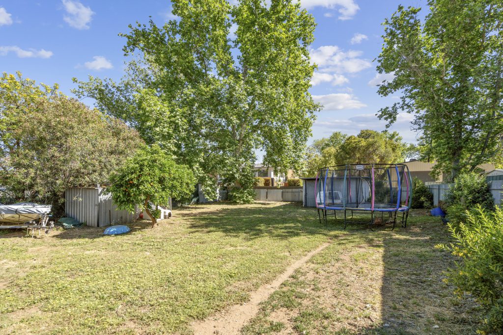 25 Larmer Street, Narrandera NSW 2700 - photo 12