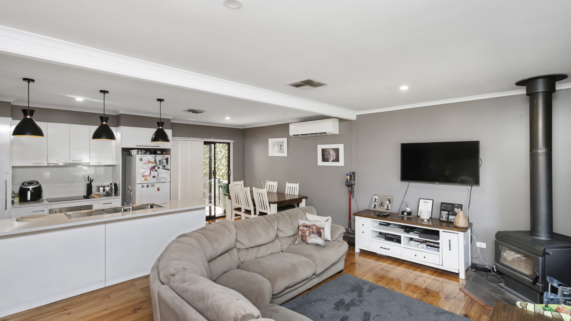 25 Larmer Street, Narrandera NSW 2700 - photo 3