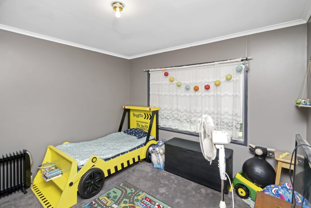 25 Larmer Street, Narrandera NSW 2700 - photo 6
