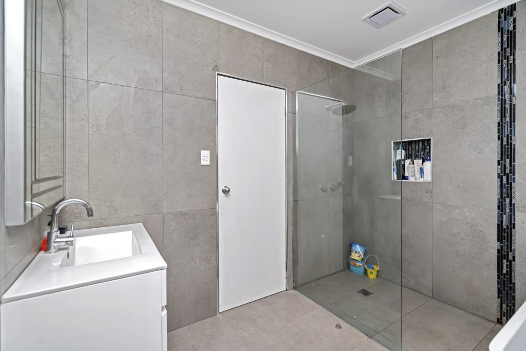 25 Larmer Street, Narrandera NSW 2700 - photo 8