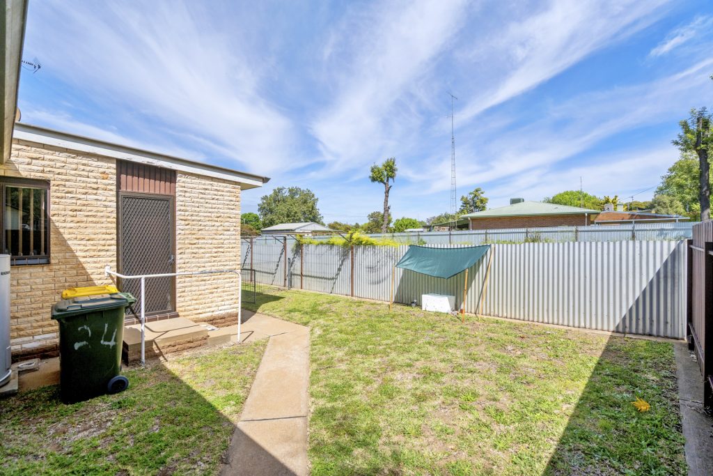 24 Dundas Street, Narrandera NSW 2700 - photo 16