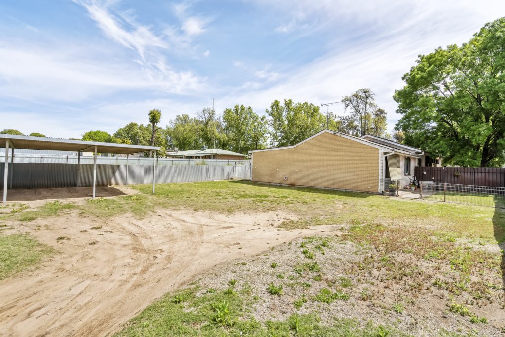 24 Dundas Street, Narrandera NSW 2700 - photo 18
