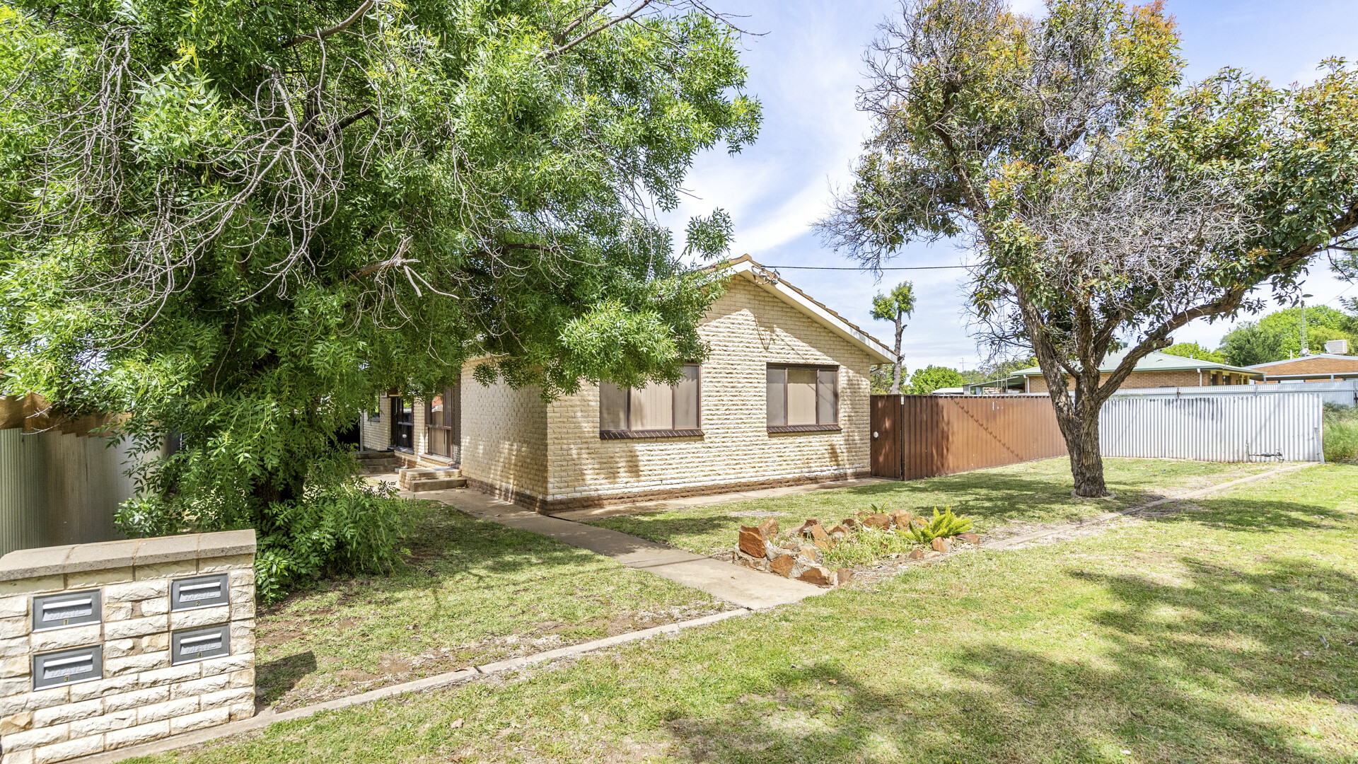 24 Dundas Street, Narrandera NSW 2700 - McGrath Riverina