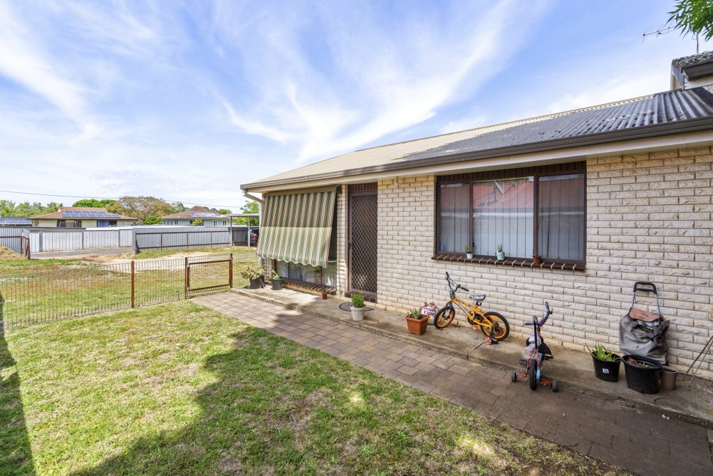 24 Dundas Street, Narrandera NSW 2700 - photo 3