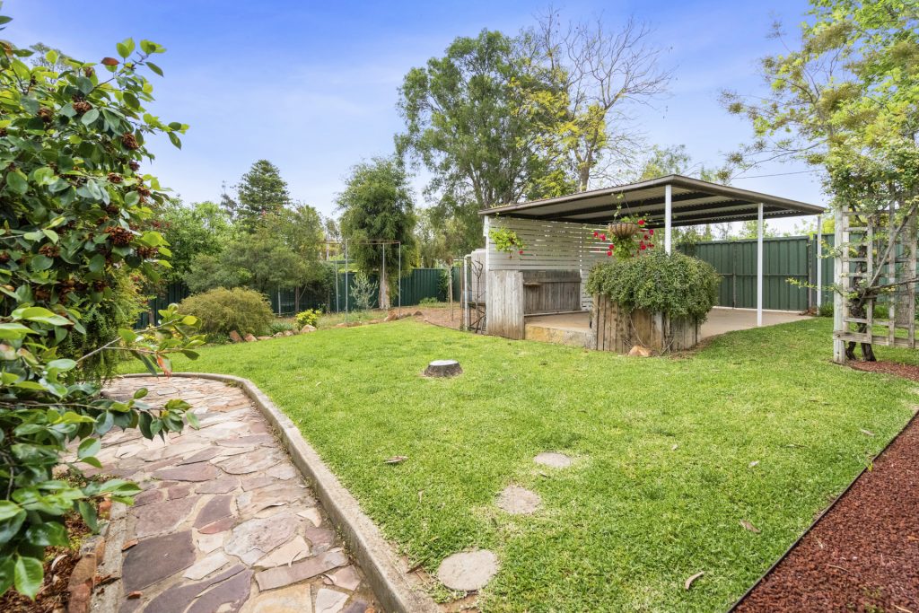24 Roberts Street, Narrandera NSW 2700 - photo 13