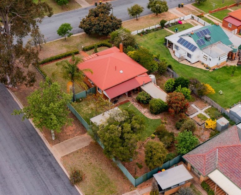 24 Roberts Street, Narrandera NSW 2700 - photo 4