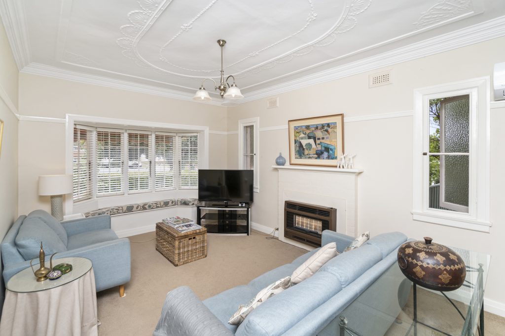 24 Roberts Street, Narrandera NSW 2700 - photo 5