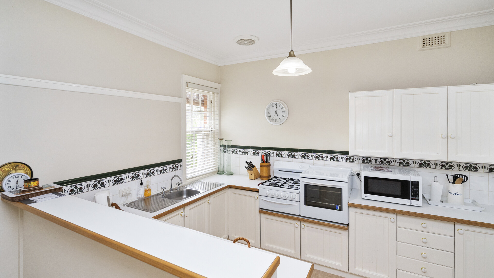 24 Roberts Street, Narrandera NSW 2700 - photo 7