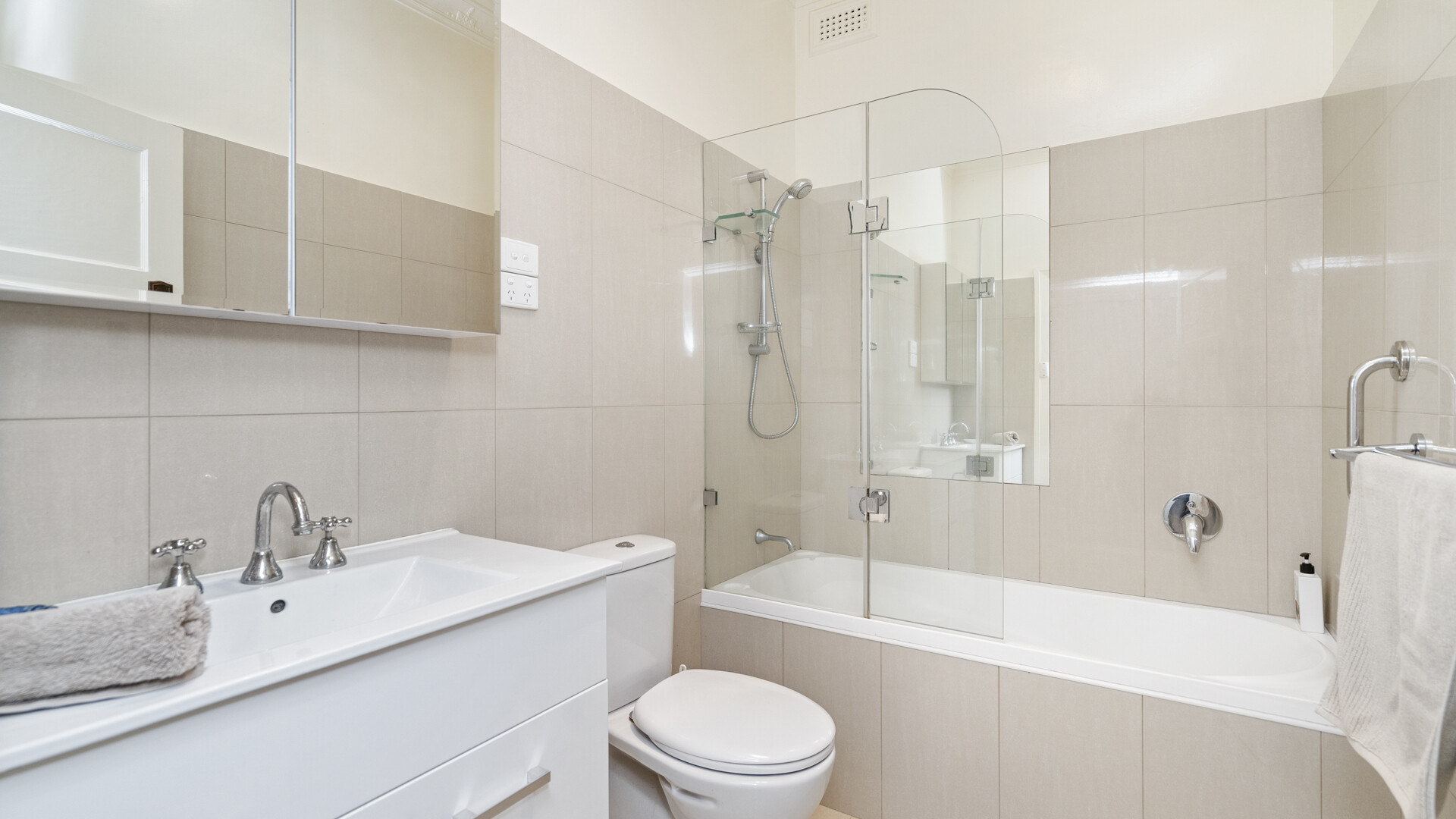 24 Roberts Street, Narrandera NSW 2700 - photo 10