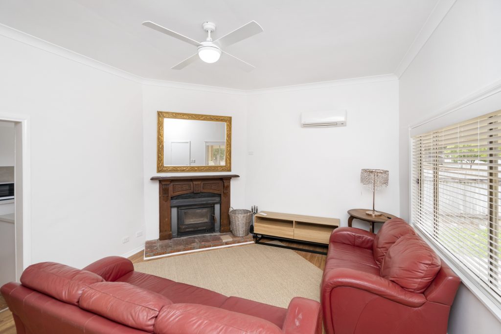 22 Charles Street, Narrandera NSW 2700 - photo 4