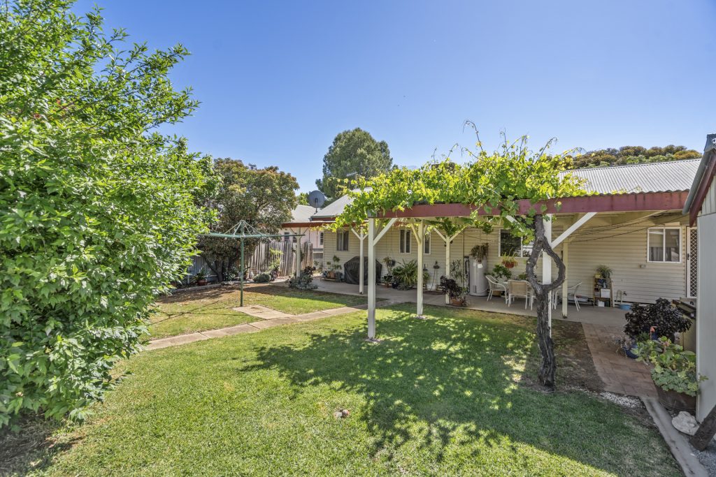 50 Yanco Avenue, Leeton NSW 2705 - photo 12