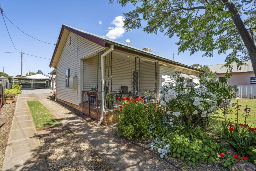 50 Yanco Avenue, Leeton NSW 2705 - photo 3