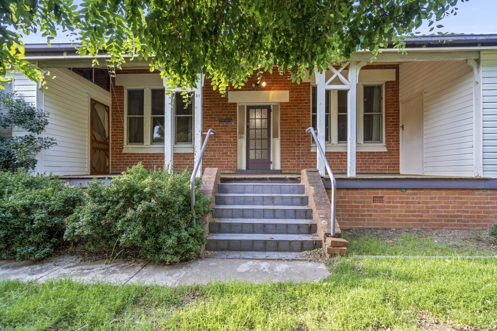37 King Street, Narrandera NSW 2700 - photo 3