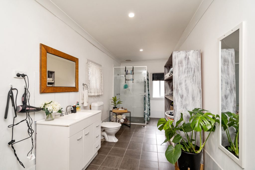10 Carolan Place, Narrandera NSW 2700 - photo 11