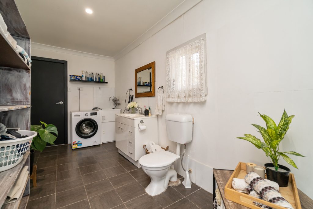 10 Carolan Place, Narrandera NSW 2700 - photo 12