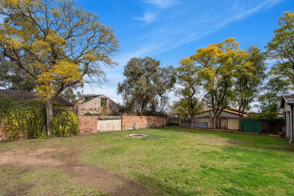 10 Carolan Place, Narrandera NSW 2700 - photo 13