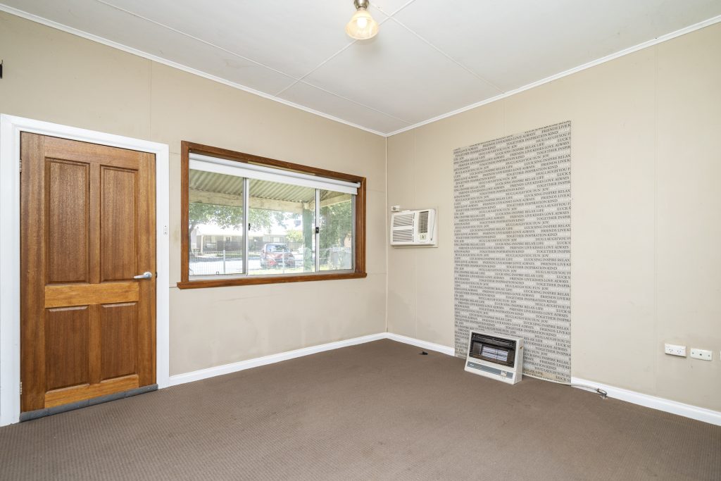 18 Audley Street, Narrandera NSW 2700 - photo 4