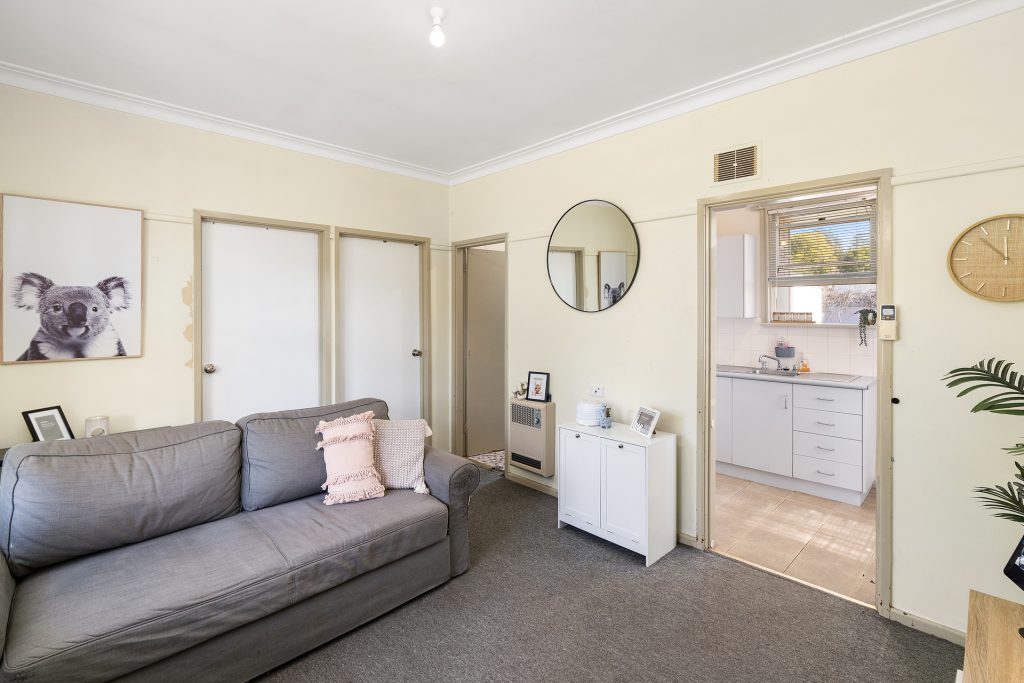20 Frederica Street, Narrandera NSW 2700 - photo 2