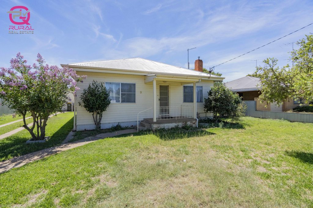 9 Grosvenor Street, Narrandera NSW 2700 - photo 3