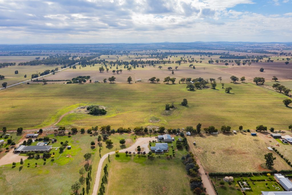 7853 Burley Griffin Way, Temora NSW 2666 - photo 4