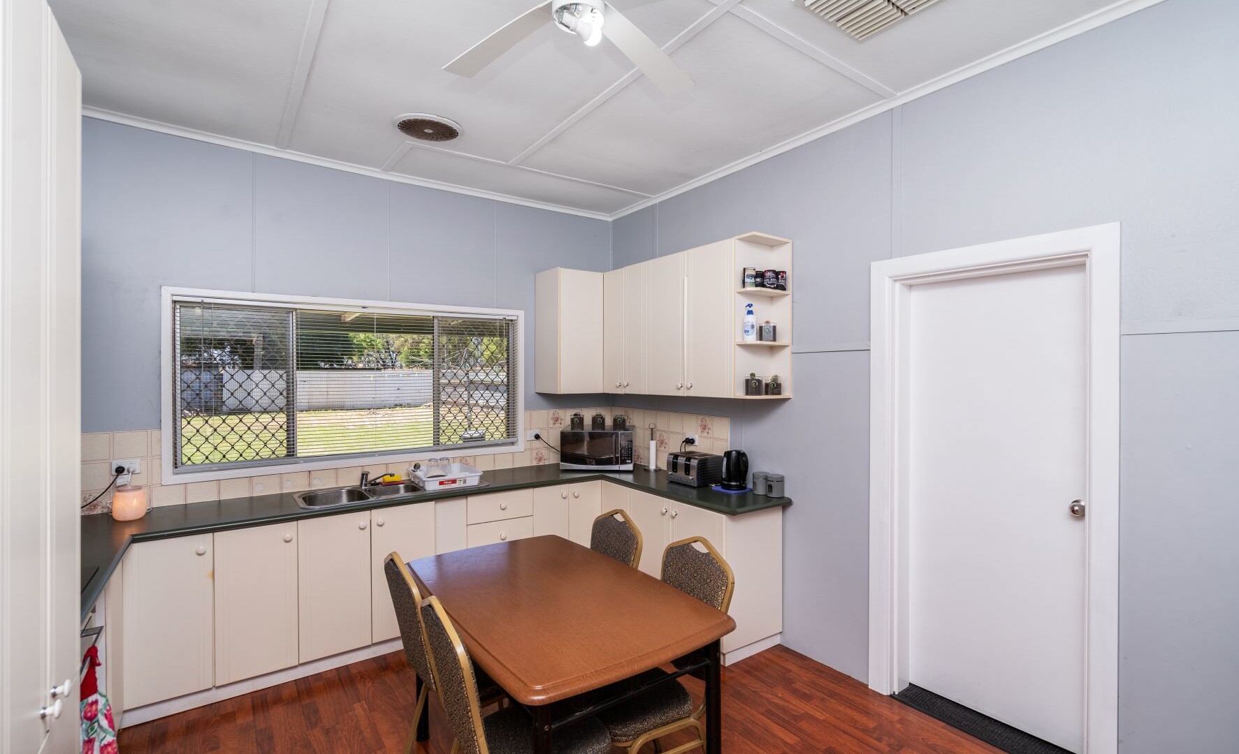 7 Brisbane Street, Leeton NSW 2705 - photo 4