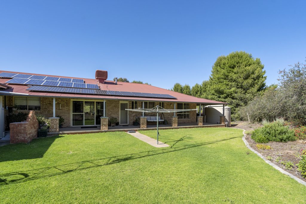 3 Garners Road, Narrandera NSW 2700 - photo 3