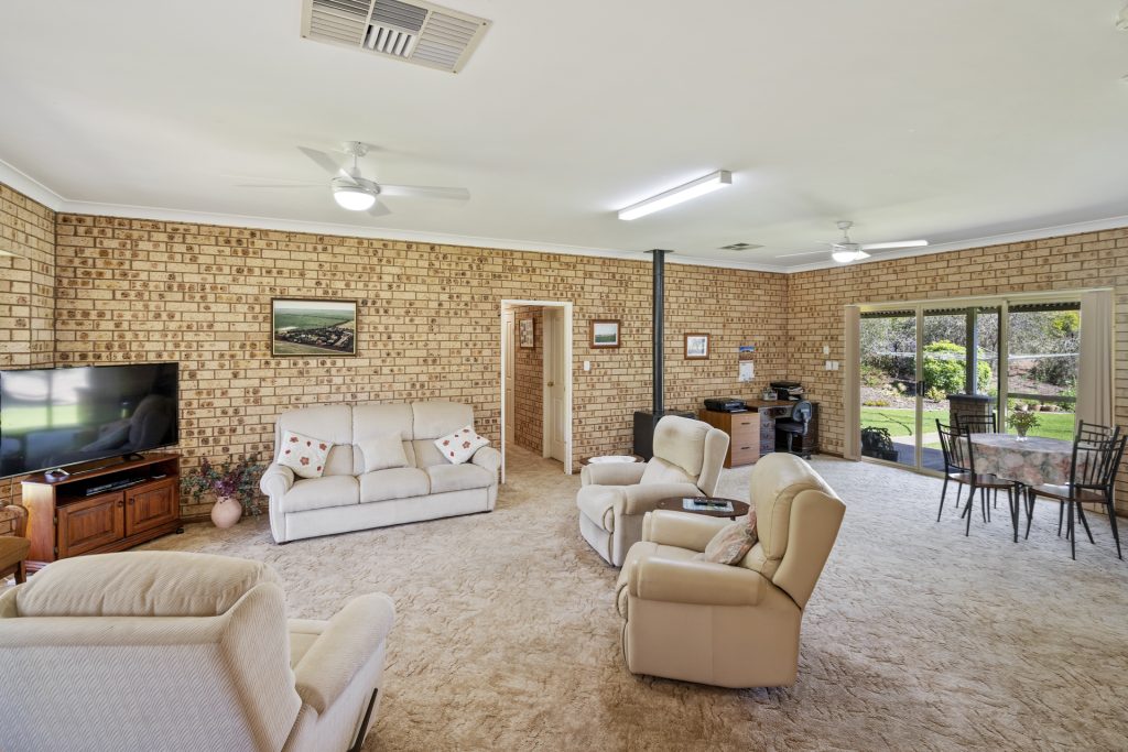 3 Garners Road, Narrandera NSW 2700 - photo 5