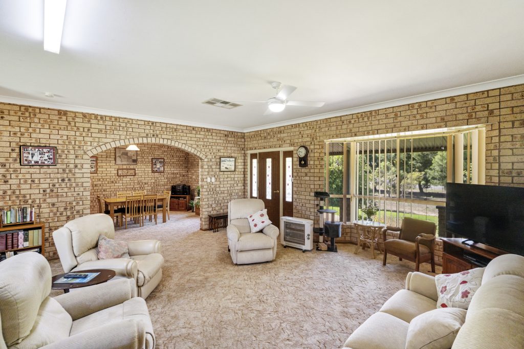 3 Garners Road, Narrandera NSW 2700 - photo 8