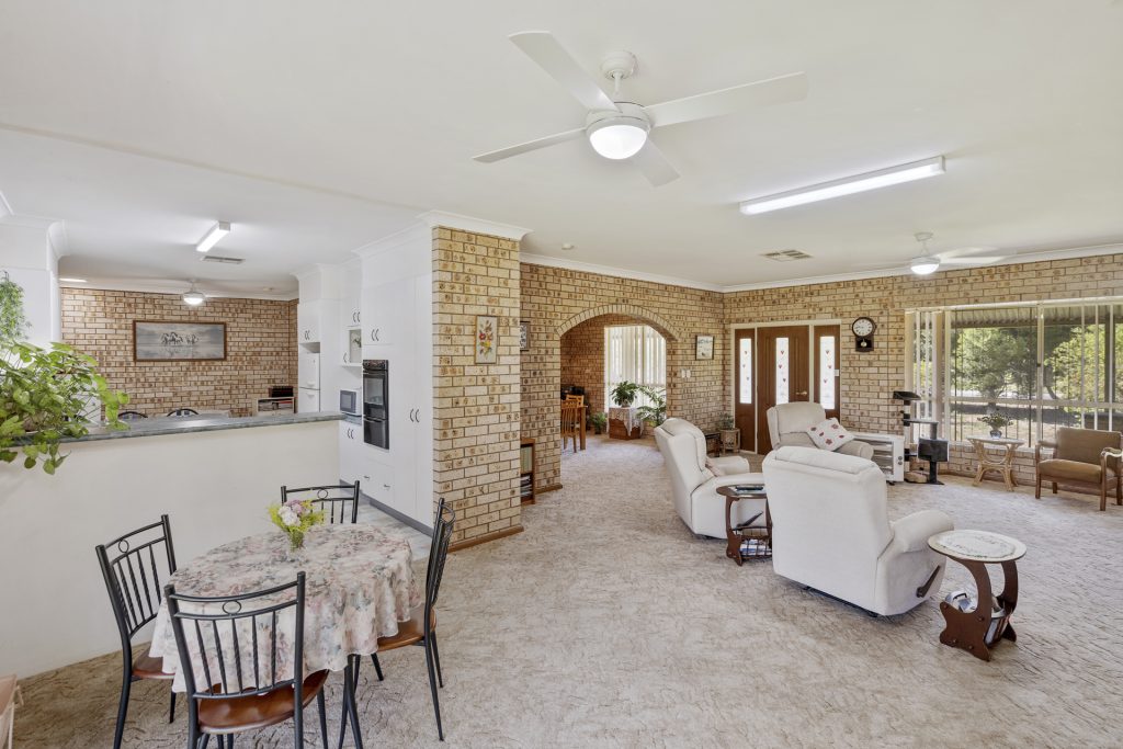 3 Garners Road, Narrandera NSW 2700 - photo 9