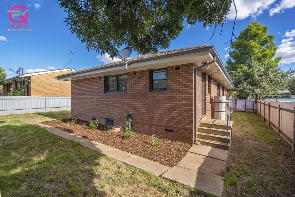 5 Clarke Street, Temora NSW 2666 - photo 3