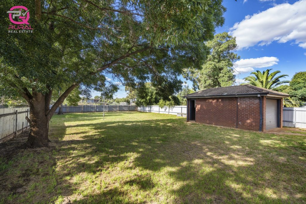 5 Clarke Street, Temora NSW 2666 - photo 4